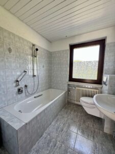 Badezimmer EG