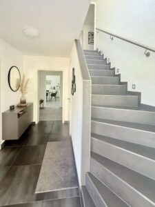Eingangsflur / Treppe