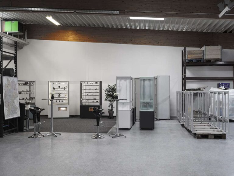 Fertigungshalle m. Schwingboden