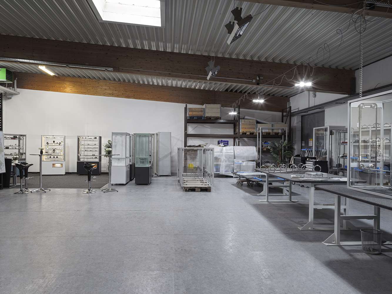 Fertigungshalle m. Schwingboden