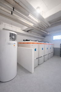 Brauchwasserwärmepumpe + Öl-Tanks