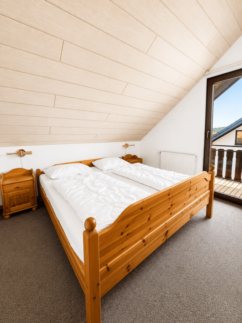 Zweibettzimmer + Balkon OG