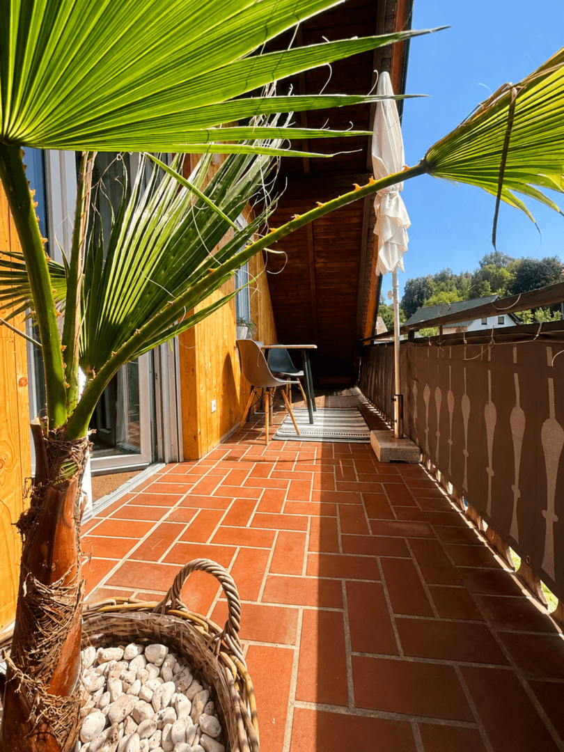 Vorderhaus: Balkon (OG)