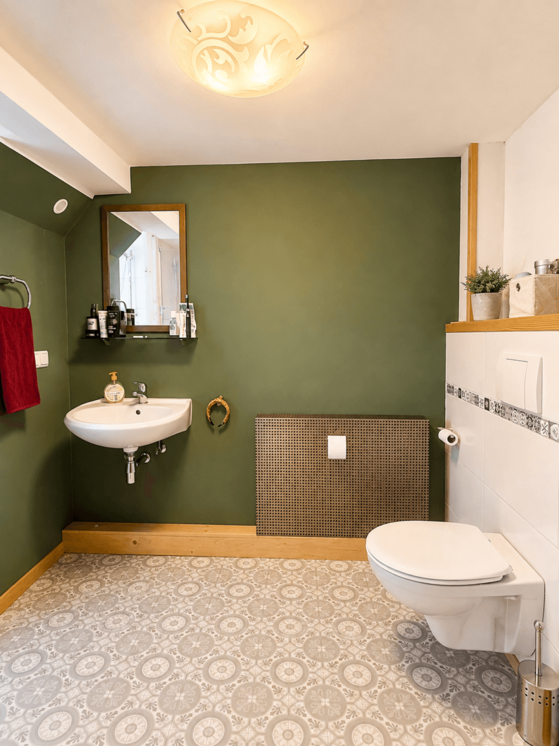 Hinterhaus: Bad (OG)