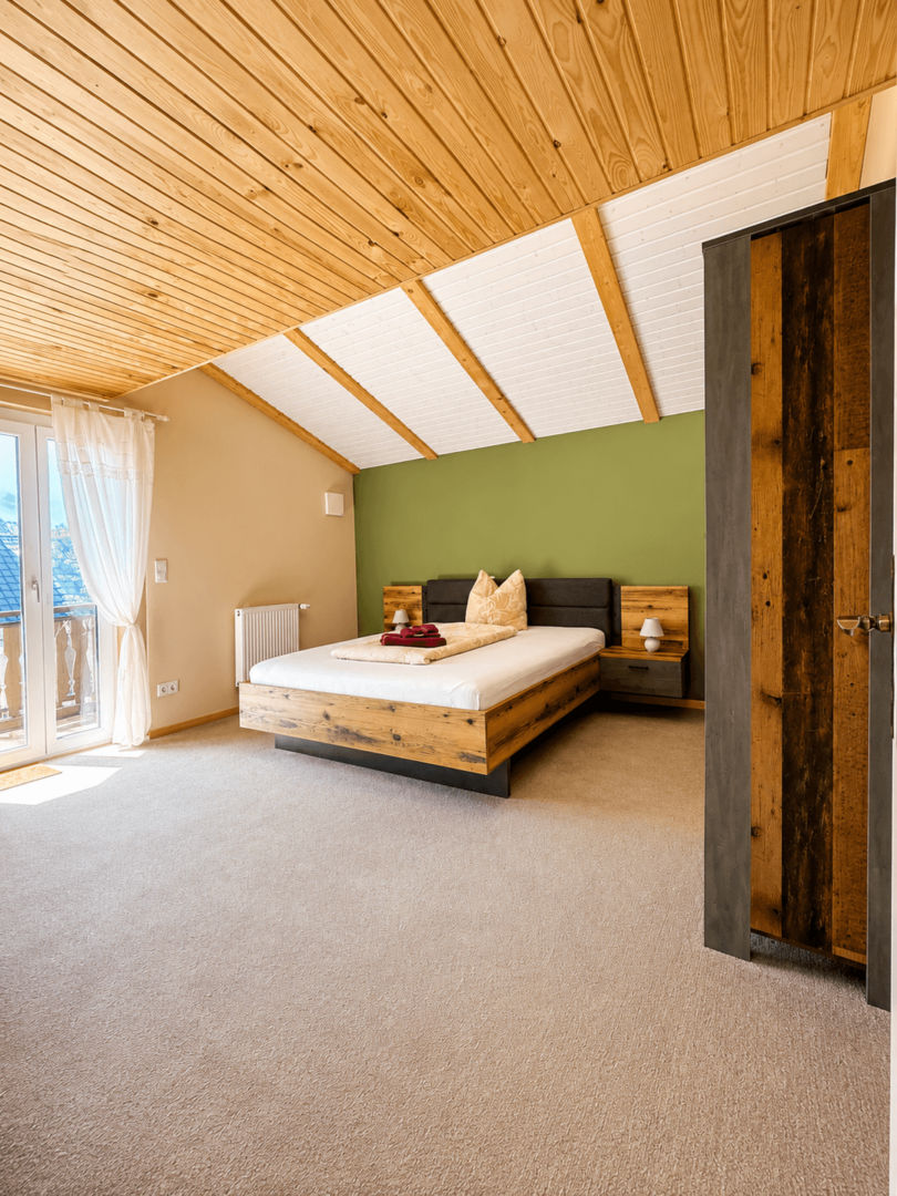 Vorderhaus: Schlafzimmer 2 (OG)