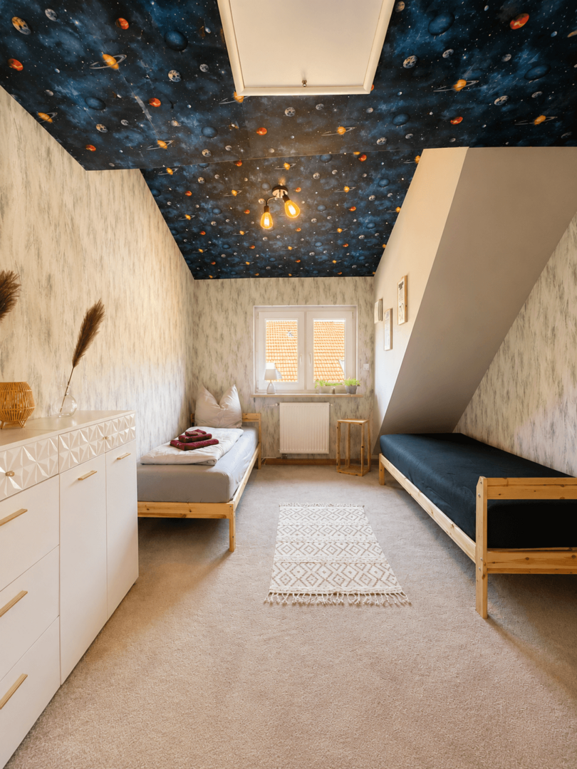 Vorderhaus: Schlafzimmer 1 (OG)