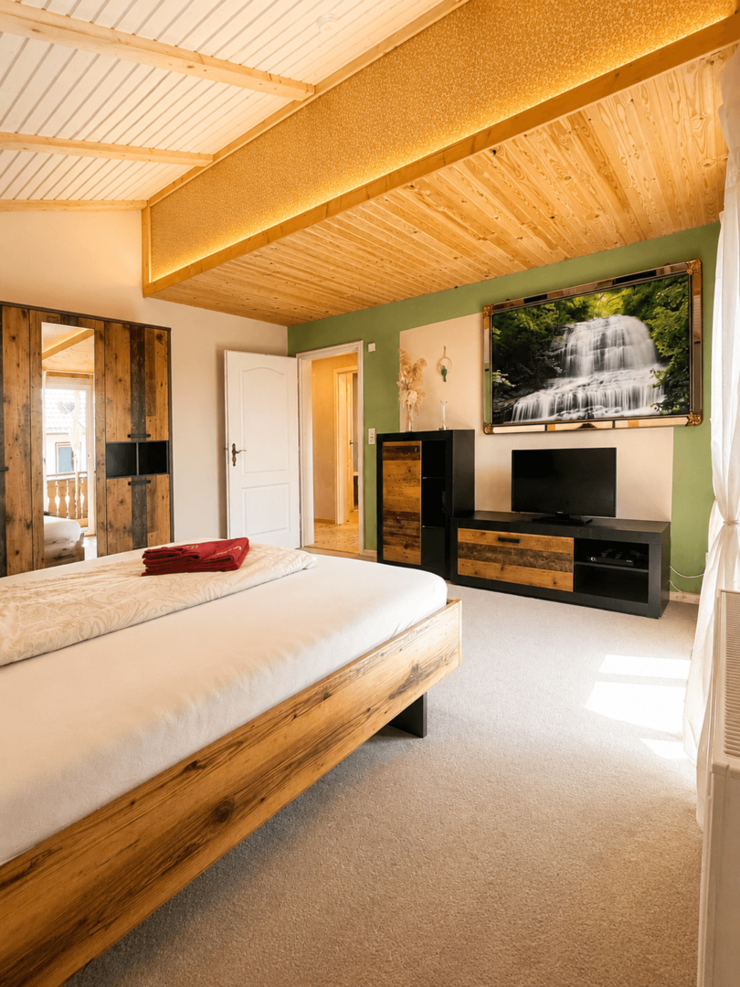 Vorderhaus: Schlafzimmer 2 (OG)