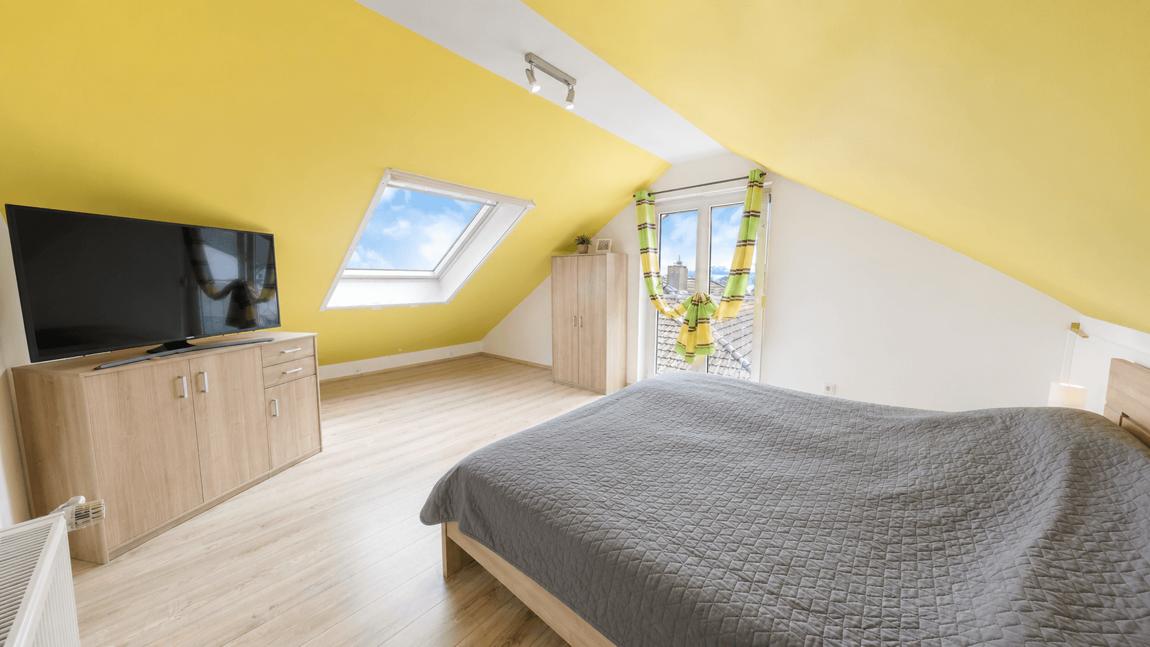 Schlafzimmer DG