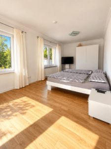 EG: Wohnzimmer (hier als SZ)